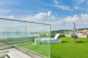 Panorama studios sea lounge
